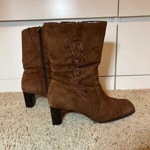White Mountain Brown Suede Heeled Boots